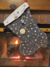 Cargar imagen en el visor de la galería, Bota, calcetín Navideño estrellas gris
