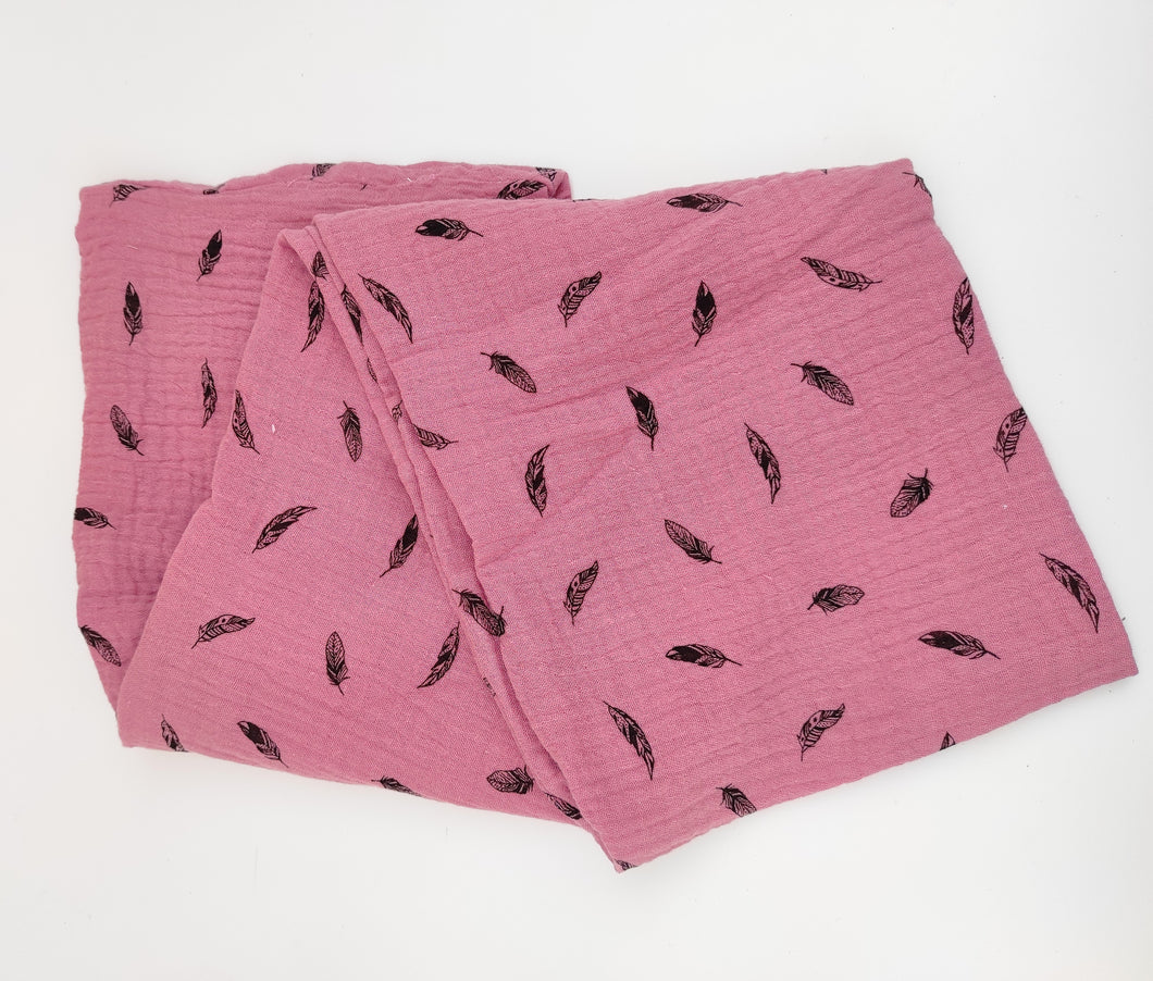 Foulard muselina rosa plumas merakiheartmade