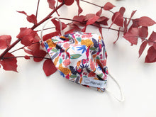 Cargar imagen en el visor de la galería, Mascarilla tucanes merakiheartmade
