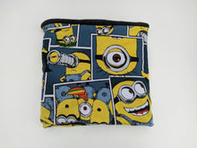 Cargar imagen en el visor de la galería, Cuello Minions merakiheartmade
