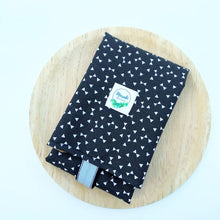Cargar imagen en el visor de la galería, PORTA BOCATAS NEGRO PAJARITAS - Meraki Heartmade
