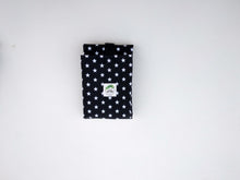Cargar imagen en el visor de la galería, PORTA BOCATAS NEGRO ESTRELLITAS - Meraki Heartmade
